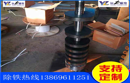 赤鐵礦磁選機(jī)，赤鐵礦磁選機(jī)在磁輥轉(zhuǎn)到前端位置時(shí)注意的問(wèn)題！_赤鐵礦磁選機(jī)在磁輥轉(zhuǎn)到前端位置時(shí)注意的問(wèn)題！廠(chǎng)家_除鐵強(qiáng)磁輥